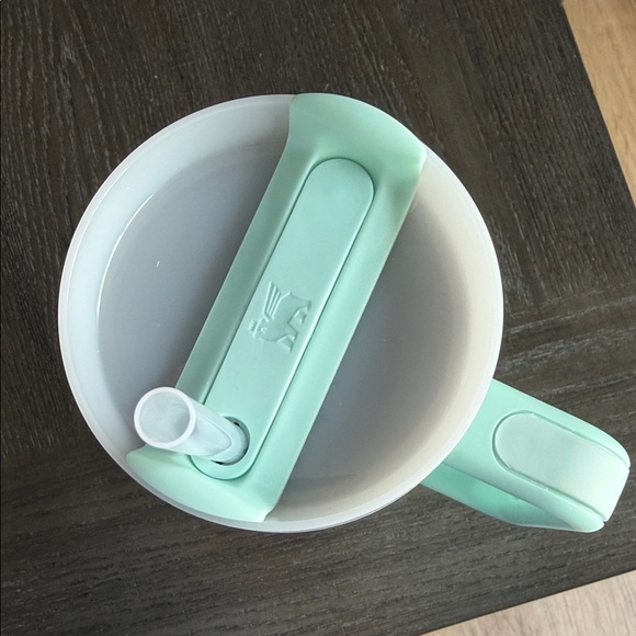 Stanley Pastel Green Quencher H2.0 40oz. Tumbler - Picture 4 of 6